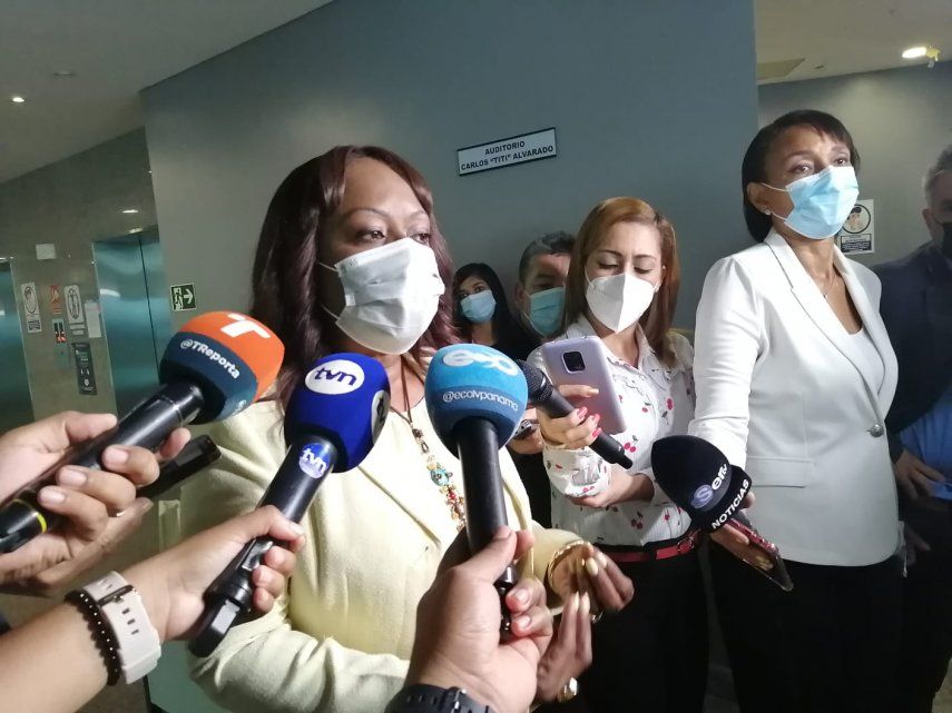 La diputada Kayra Harding, informó hoy que el MIDES había interpuesto las denuncias. 