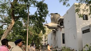 Encuentran un sobreviviente en avión con 242 personas a bordo que se estrelló en India