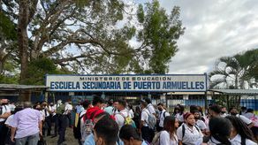 Los estudiantes de la Escuela Secundaria de Puerto Armuelles en Barú se mantienen en incertidumbre, ante la falta de profesores que no han sido nombrados por el Meduca.