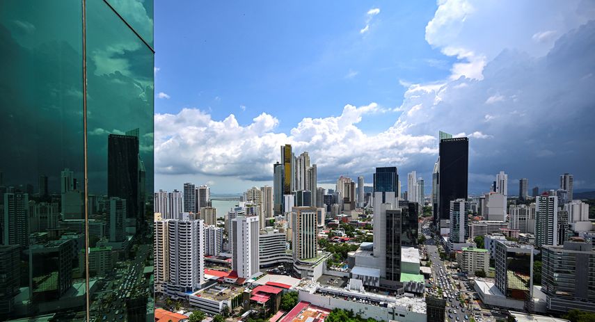 UE excluye a Antigua y Barbuda de su lista de paraísos fiscales, pero Panamá sigue en la lista