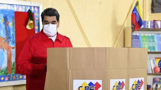 Oposición venezolana rechaza recolectar firmas contra Maduro