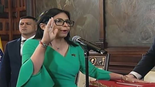 Delcy Rodríguez fue investida el lunes como presidenta encargada de Venezuela, ante la ausencia de Nicolás Maduro, que fue capturado junto a su esposa por Estados Unidos en una operación militar.