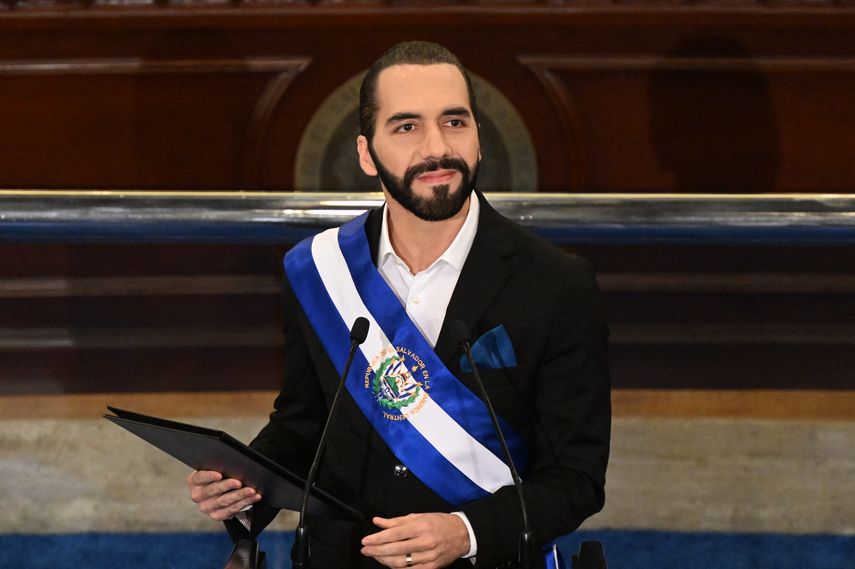 A falta de contrincantes en El Salvador, Bukele fue electo candidato de NI, y lo acompañará en su fórmula presidencial el actual vicepresidente de la República, Félix Ulloa. A falta de contrincantes en El Salvador, Bukele fue electo candidato de NI, y lo acompañará en su fórmula presidencial el actual vicepresidente de la República, Félix Ulloa.