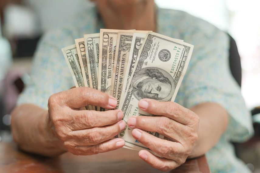 A inicios de 2026, miles de jubilados y pensionados en Panamá continúan a la expectativa de que el Gobierno Nacional anuncie una fecha concreta para el pago de los intereses acumulados del CEPADEM, una deuda histórica vinculada al décimo tercer mes que permanece pendiente desde hace décadas.