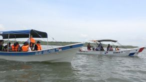 Hacia el Golfo de Chiriquí se llega desde el puerto de Pedregal, Punta Tierra en David, además de Horconcitos en San Lorenzo.