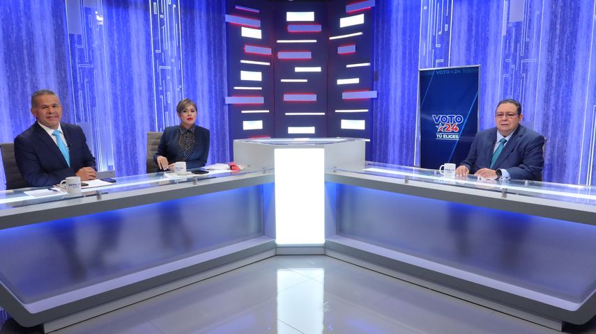 Francisco Carreira anunció en el programa #Radiografía que lo acompañaría en la vicepresidencia la doctora Marta Roa de Salterio. Francisco Carreira anunció en el programa #Radiografía que lo acompañaría en la vicepresidencia la doctora Marta Roa de Salterio.