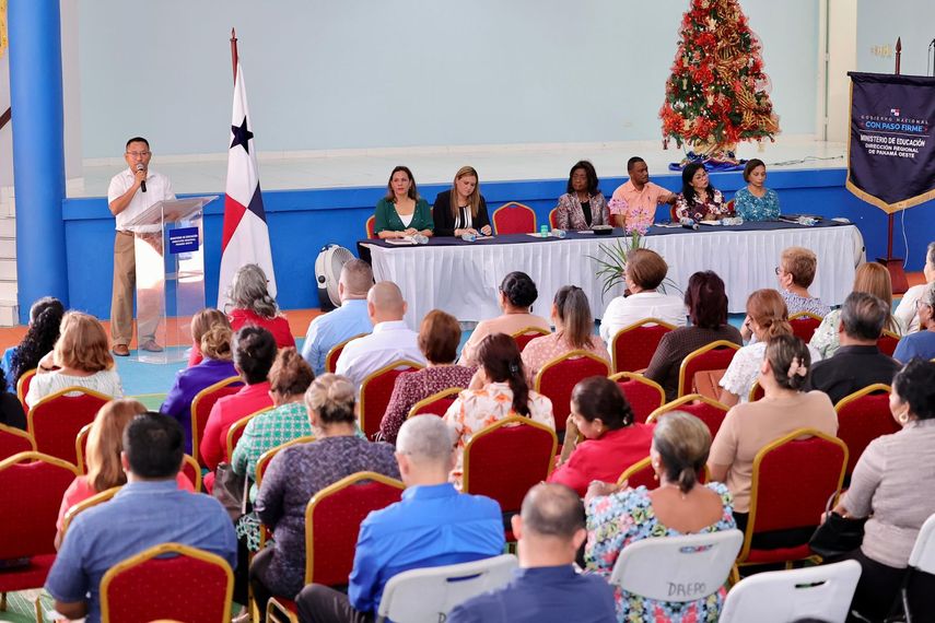 Directores de escuelas en Panamá Oeste sostienen compromiso de una educación de calidad