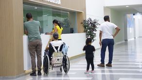 Pacientes en Panamá invierten en atenciones de salud.