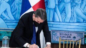 Cortizo firma las declaraciones de Chapultepec y de Salta en Asamblea de la SIP