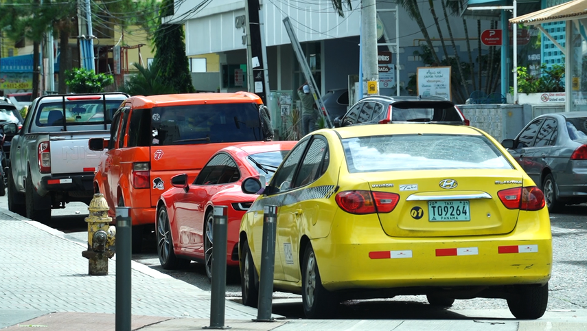 ATTT extiende suspensión de multas por placas vencidas.