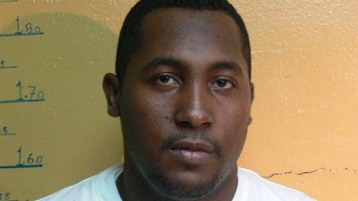 Cholo Chorrilo estuvo vinculado al movimiento y la facilitación de múltiples toneladas métricas de cocaína con destino a Estados Unidos. Cholo Chorrilo estuvo vinculado al movimiento y la facilitación de múltiples toneladas métricas de cocaína con destino a Estados Unidos.