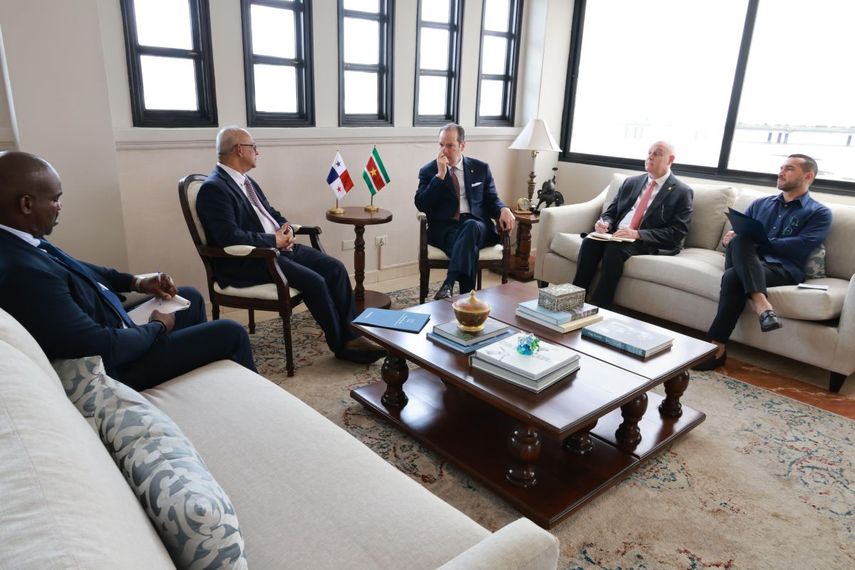 Panamá busca fortalecer relaciones bilaterales con Surinam Panamá busca fortalecer relaciones bilaterales con Surinam