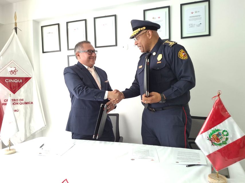 Bomberos de Panamá recibirán capacitación de materiales peligrosos en Perú
