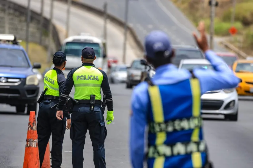 La Semana Santa se prolonga del Jueves Santo al Domingo de Resurrección. En Panamá, miles de panameños aprovechan la fecha para trasladarse hacia el interior e islas del país.