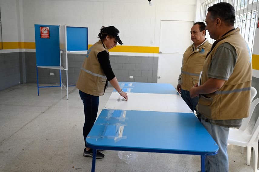 Guatemala vota en un balotaje crucial para la democracia Guatemala vota en un balotaje crucial para la democracia