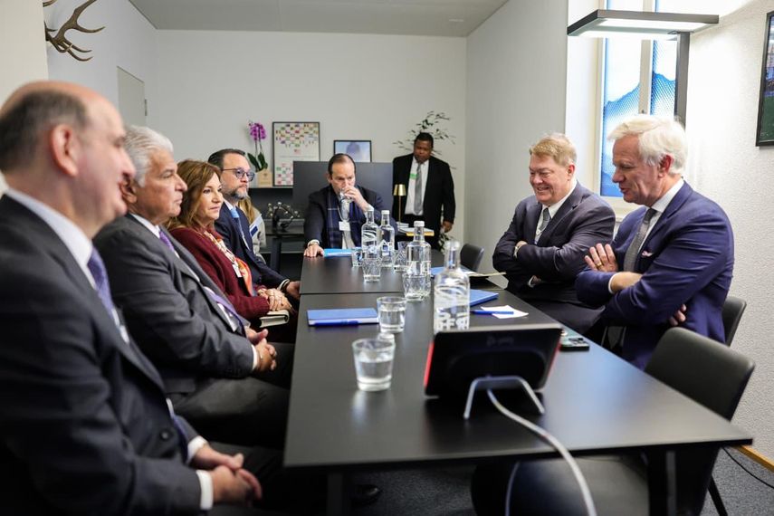 Los economistas aplauden los resultados de la agenda de Mulino en Davos.