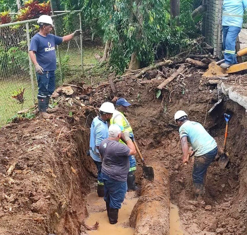 El Instituto de Acueductos y Alcantarillados Nacionales (IDAAN) culminó los trabajos de reparación de tuberías en Llanos y Altos de Curundú, incluyendo sectores aledaños a Albrook Mall y al área de Plaza Albrook Comercial Park. El Instituto de Acueductos y Alcantarillados Nacionales (IDAAN) culminó los trabajos de reparación de tuberías en Llanos y Altos de Curundú, incluyendo sectores aledaños a Albrook Mall y al área de Plaza Albrook Comercial Park.