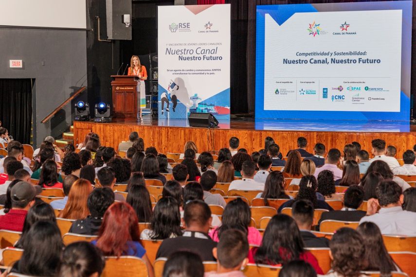 El Canal de Panamá y los Jóvenes Unidos por la Educación inauguran hoy el IV Laboratorio Latinoamericano de Acción Ciudadana (LLAC) 2022, un programa anual que prepara a jóvenes para asumir los retos nacionales.