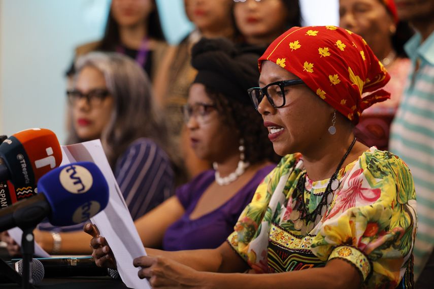 Mulino se reunirá con feministas ante polémica por el Ministerio de la Mujer