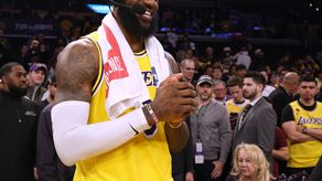 Los Lakers preocupados por lesión de LeBron James