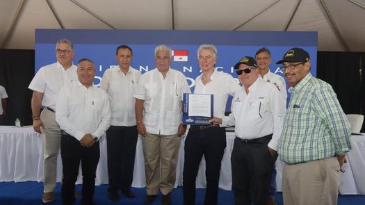 Mulino entrega orden de proceder para rehabilitación de la carretera La Villa de Los Santos- Macaracas