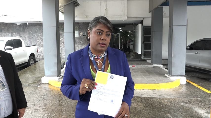 Los funcionarios de la Asamblea Nacional sostienen que se ha dado un mal procedimiento en la Contraloría. Los funcionarios de la Asamblea Nacional sostienen que se ha dado un mal procedimiento en la Contraloría.