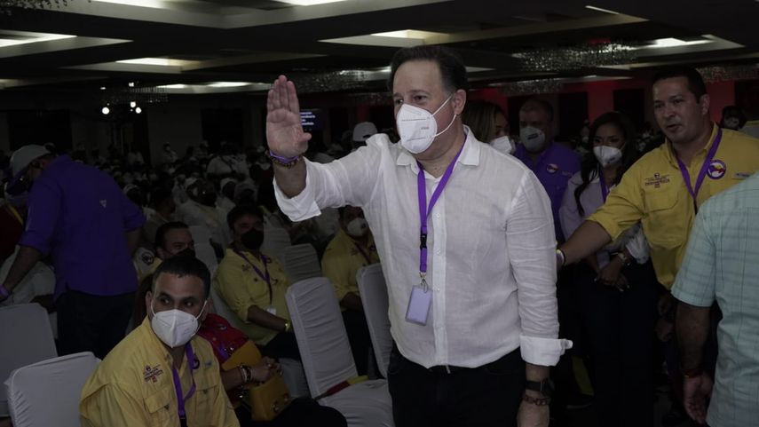 Expresidente Juan Carlos Varela: aconsejado para que se juramente en el Parlacen