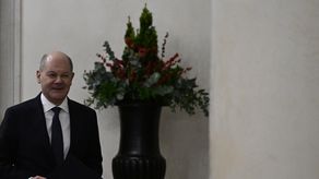 Diputados alemanes retiran su confianza a Scholz y abren la vía a elecciones en febrero