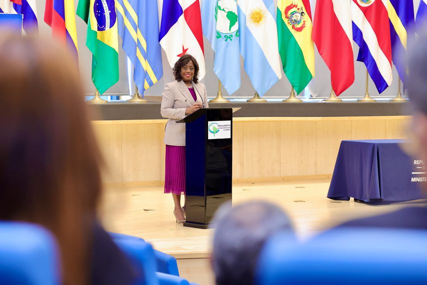 Los recién seleccionados docentes del Concurso de Directores y Subdirectores Regionales del Minsiterio de Educación (Meduca), tomaron posesión de sus nuevos cargos ante las autoridades educativas este martes, 15 de octubre de 2024. Los recién seleccionados docentes del Concurso de Directores y Subdirectores Regionales del Minsiterio de Educación (Meduca), tomaron posesión de sus nuevos cargos ante las autoridades educativas este martes, 15 de octubre de 2024.