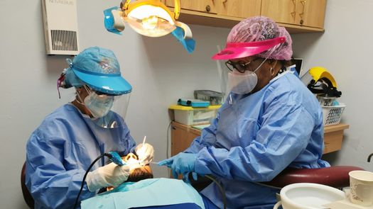 CSS reactiva licitación masiva para insumos odontológicos tras siete años de espera