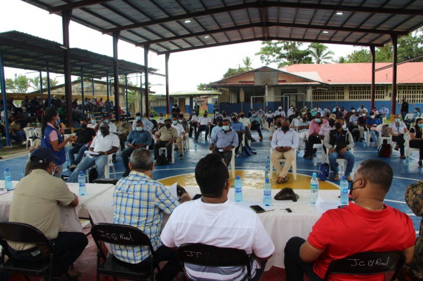 Autoridades del MINSA y de Darién se reunieron para abordar temas de salud.