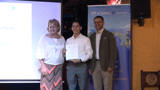 Jóvenes se preparan en búsqueda de oportunidades. Jóvenes se preparan en búsqueda de oportunidades.