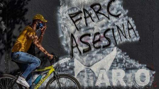 Golpe militar a disidencias de FARC deja 10 guerrilleros muertos en Colombia