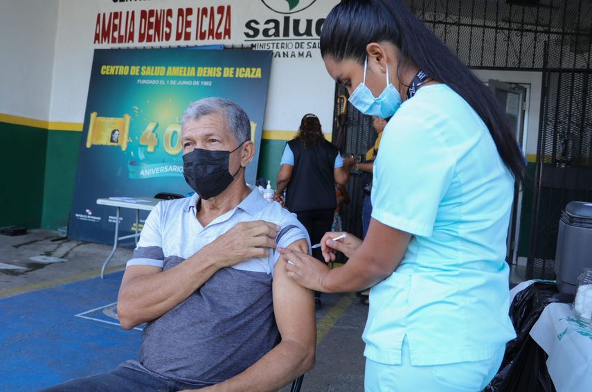 Panamá brinda de manera gratuita a toda la población la vacuna contra la influenza. Panamá brinda de manera gratuita a toda la población la vacuna contra la influenza.