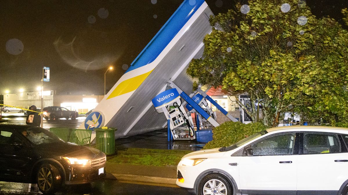 Ciclón amenaza con traer más destrucción a una California golpeada por tormentas