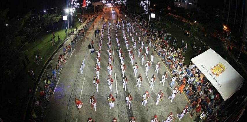 Contraloría refrenda contrato de desfile de navidad