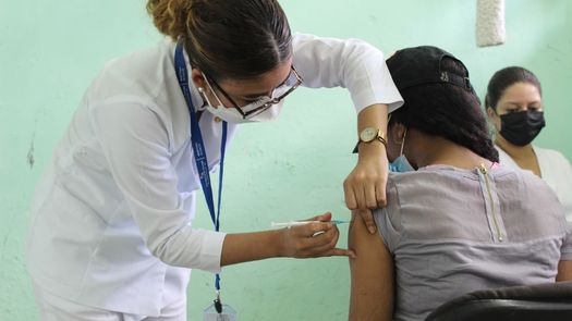 Panamá confirma 55 casos de ómicron, 977 son casos nuevos de covid-19