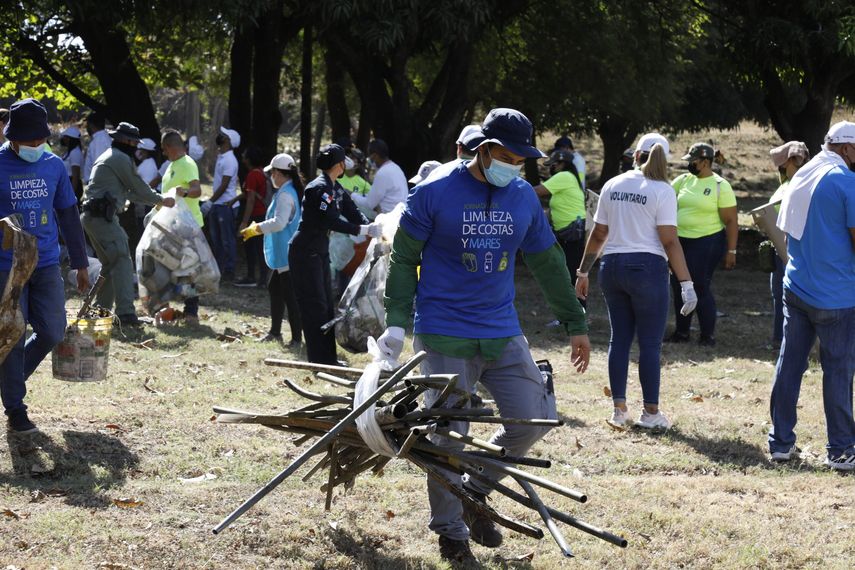 MiAmbiente recoge 14.93 toneladas de basura en playas