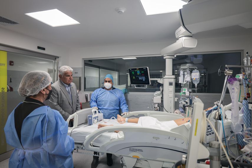 Presidente Mulino visita a niña hospitalizada tras recibir pedrada en una manifestación