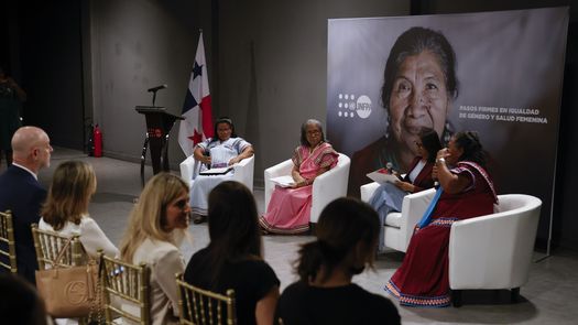 Muestra fotográfica honra a mujeres de etnia Ngäbe panameña hasta el 21 de julio