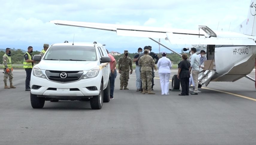 Hoy lunes aterrizó un nuevo lote con 8 mil 190 vacunas contra el covid-19 para reforzar los programa de inmunización en los circuitos 4-1 y 4-2 del MINSA.