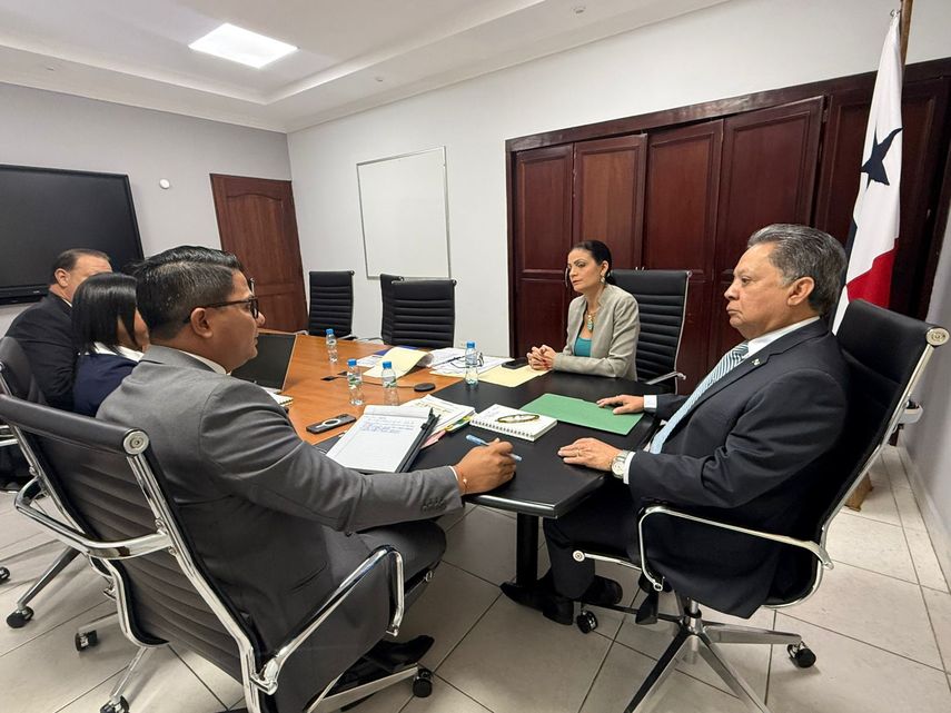 Reunión entre el Minsa y el Ifarhu