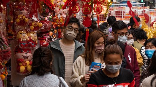 Con covid o sin, los chinos vuelven con su familia para el Año Nuevo Lunar