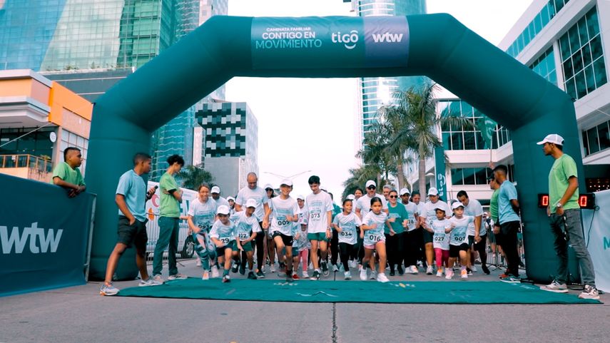 Tigo y WTW impulsan la primera caminata familiar contigo en movimiento