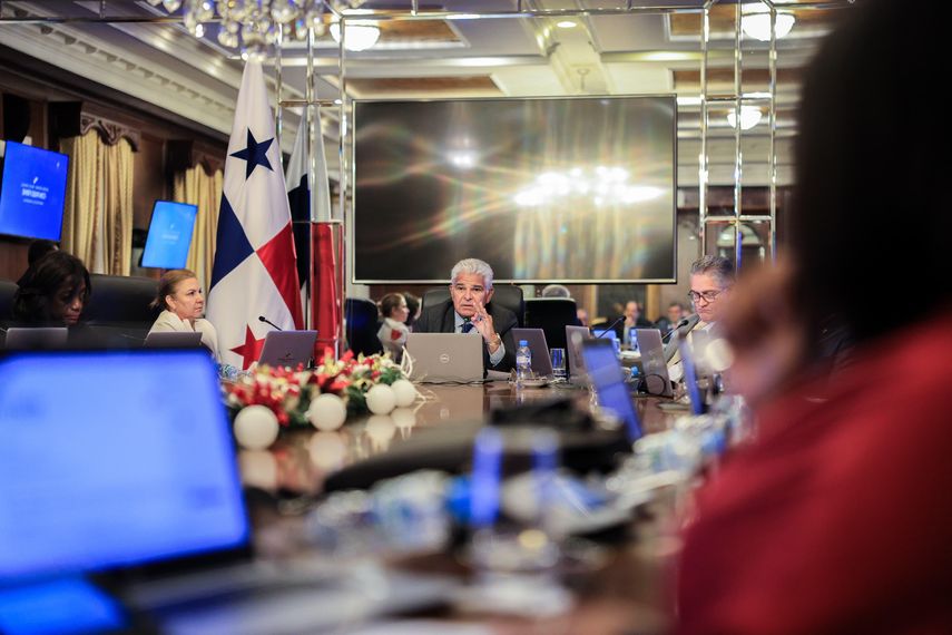 Gabinete autoriza contratación para servicio temporal de hemodiálisis en la CSS