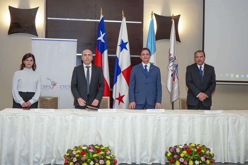 Gerardo Solís inaugura encuentro contra la corrupción