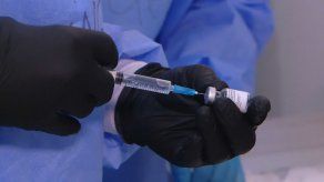 Holanda suspende inyecciones de AstraZeneca para menores de 60 años