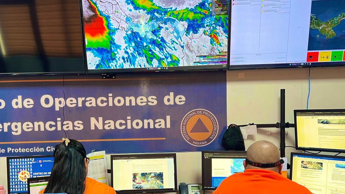 El Sistema Nacional de Protección Civil (SINAPROC) mantiene un aviso de vigilancia y prevención por lluvias y tormentas eléctricas en todo el territorio nacional, incluyendo provincias, comarcas y ambos sectores marítimos, debido a condiciones atmosféricas que podrían generar precipitaciones de intensidad variable durante los próximos días. El Sistema Nacional de Protección Civil (SINAPROC) mantiene un aviso de vigilancia y prevención por lluvias y tormentas eléctricas en todo el territorio nacional, incluyendo provincias, comarcas y ambos sectores marítimos, debido a condiciones atmosféricas que podrían generar precipitaciones de intensidad variable durante los próximos días.