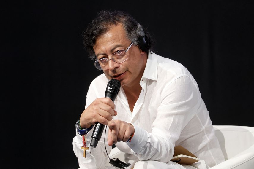 Petro denuncia penalmente a su excanciller por conspiración para sacarlo de la Presidencia Petro denuncia penalmente a su excanciller por conspiración para sacarlo de la Presidencia