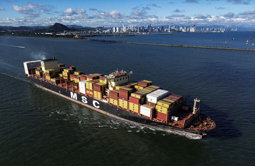 El presidente paname&ntilde;o, Jos&eacute; Ra&uacute;l Mulino, y la Junta Directiva y la Administraci&oacute;n del Canal de Panam&aacute; (ACP) mantuvieron este mi&eacute;rcoles una reuni&oacute;n en la que se inform&oacute; de un plan de inversi&oacute;n estrat&eacute;gico de la v&iacute;a para la pr&oacute;xima d&eacute;cada proyectado en m&aacute;s de 8.500 millones de d&oacute;lares.